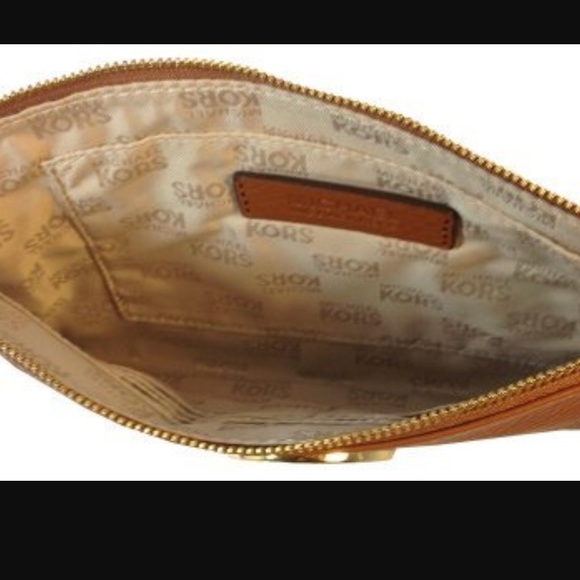 Michael Kors wristlet - Picture 3 of 4